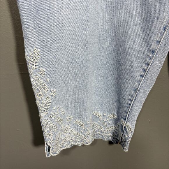 Lane Bryant NWT Coquette Embroidered Boyfriend Capri Jeans - 26 - Women's Plus - Picture 4 of 10